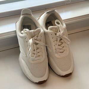 dolce vita bynx white sneakers women’s size 5